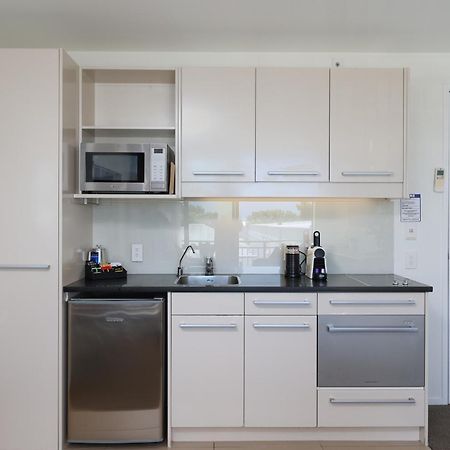 Palazzo Motor alojamiento Nelson Exterior foto A kitchen in a hotel