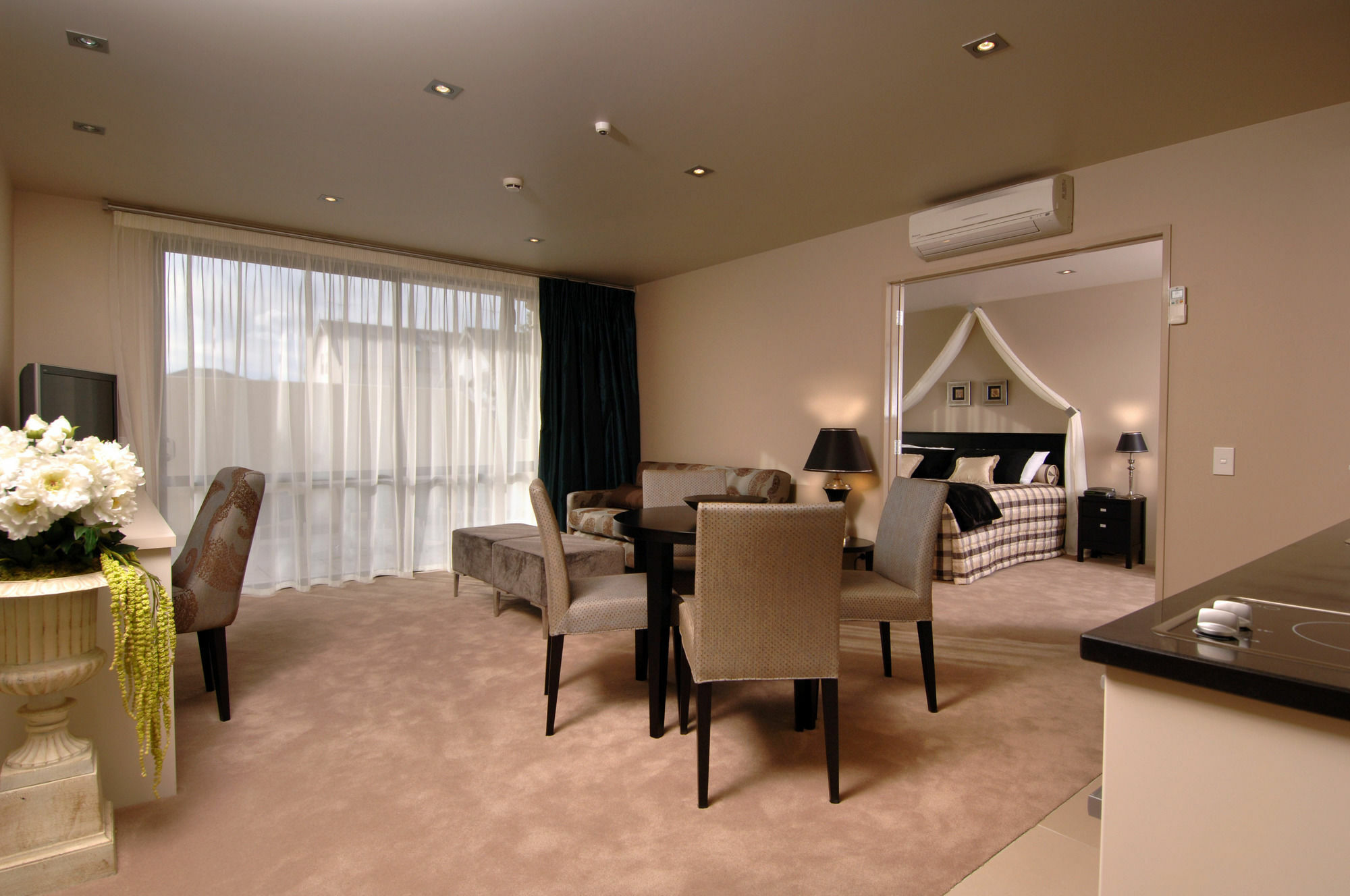 Palazzo Motor alojamiento Nelson Exterior foto A suite at the Crowne Plaza Hotel, Auckland